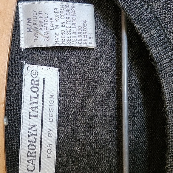 Carolyn Taylor Charcoal Gray w/Black Floral Pattern, Mock Sweater-Set, Sz Medium - Picture 2 of 10